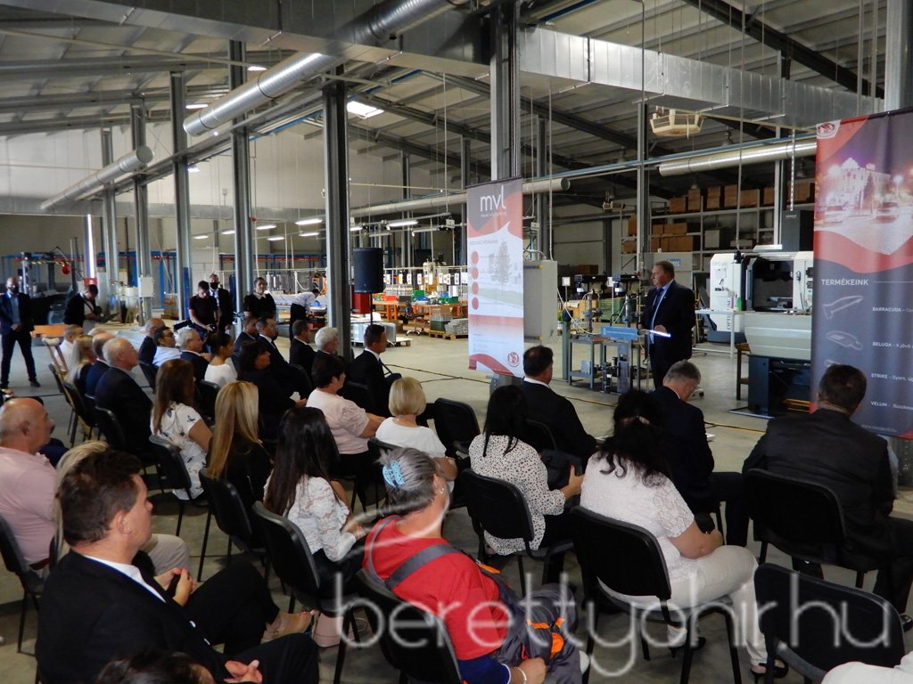 Szijjártó Péter látogatása a Mezei Vill-nél 21